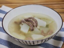 Seogogi Muguk (Korean Beef and Radish Soup)